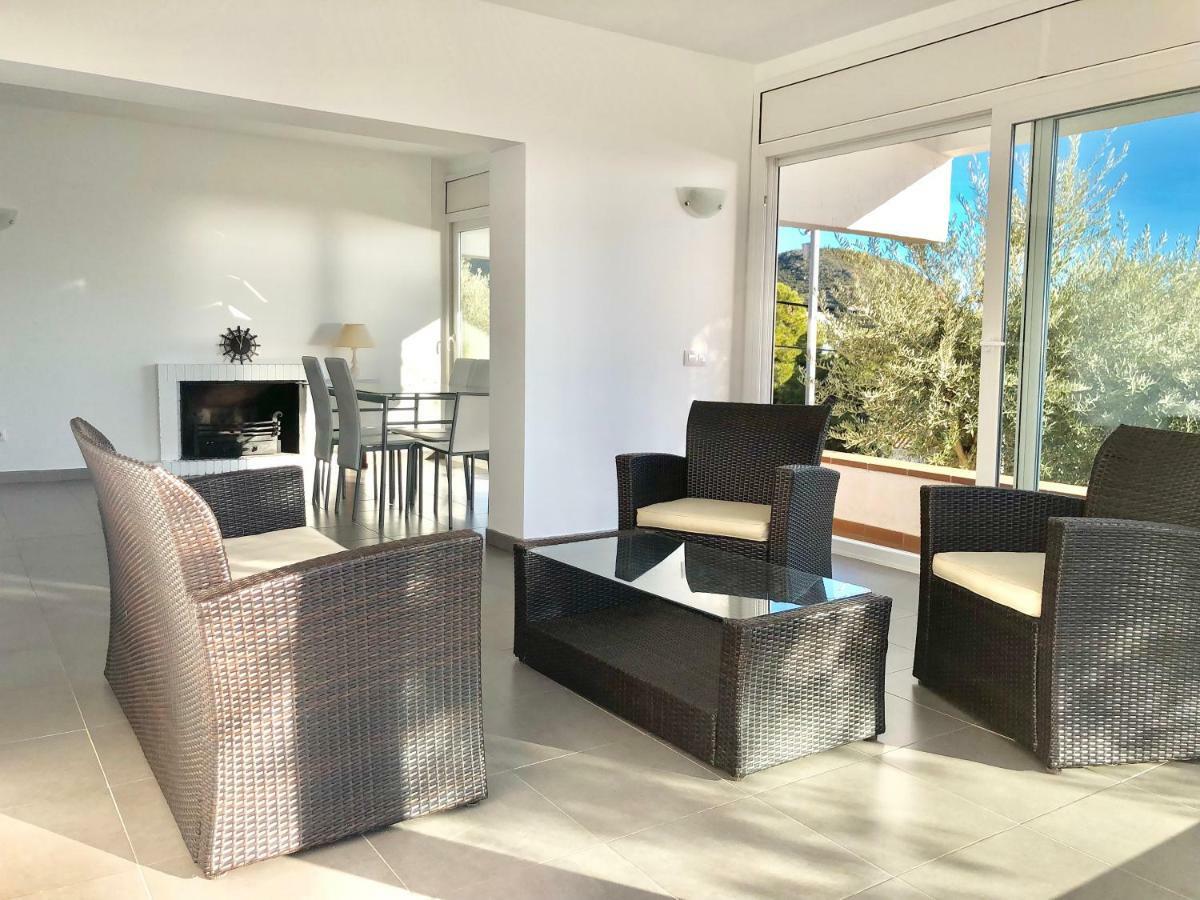Chalet Doble Almadraba Villa Roses Kültér fotó