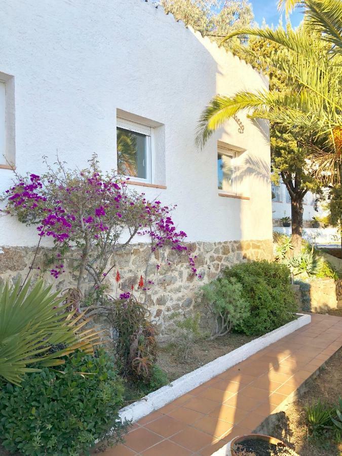 Chalet Doble Almadraba Villa Roses Kültér fotó