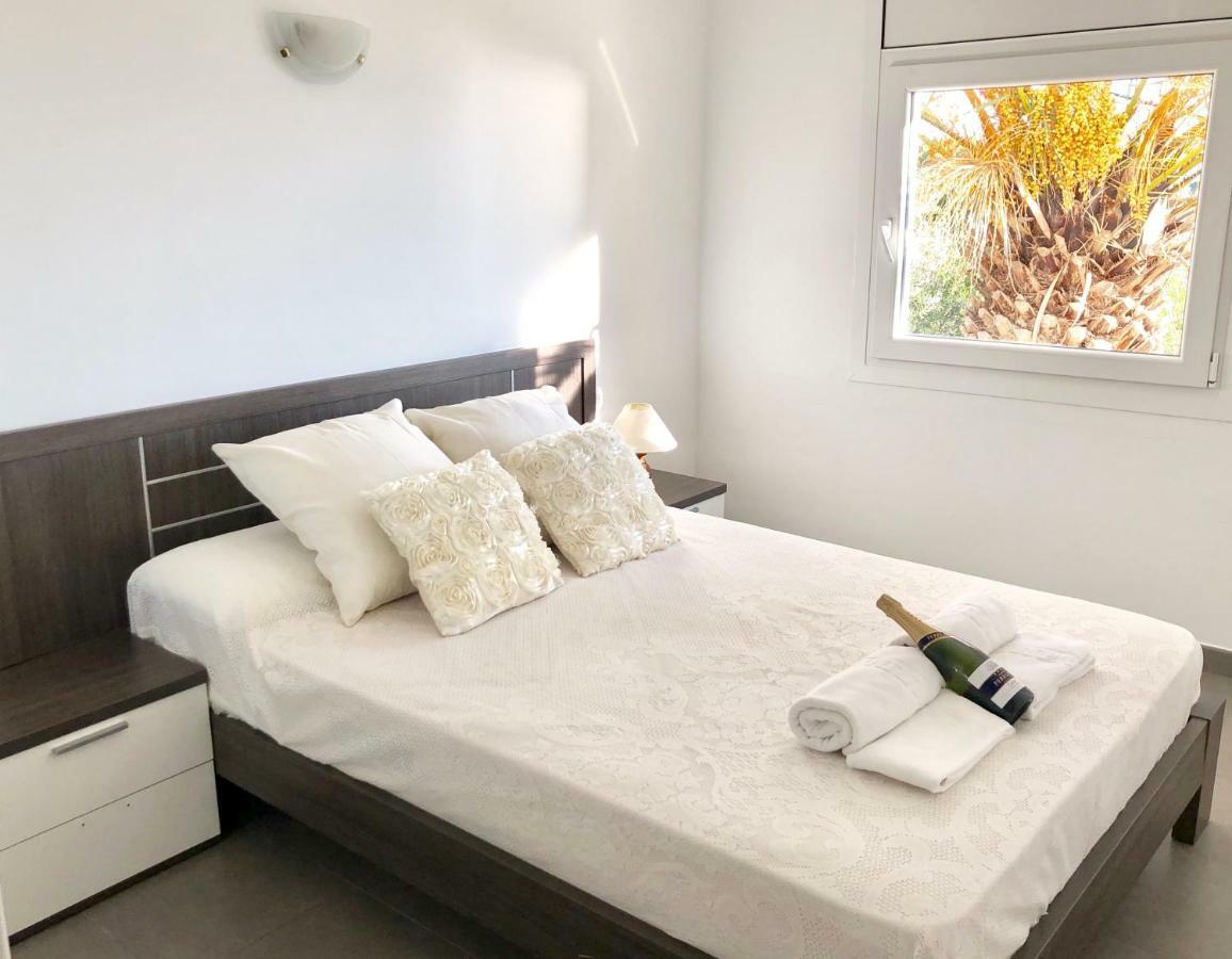 Chalet Doble Almadraba Villa Roses Kültér fotó
